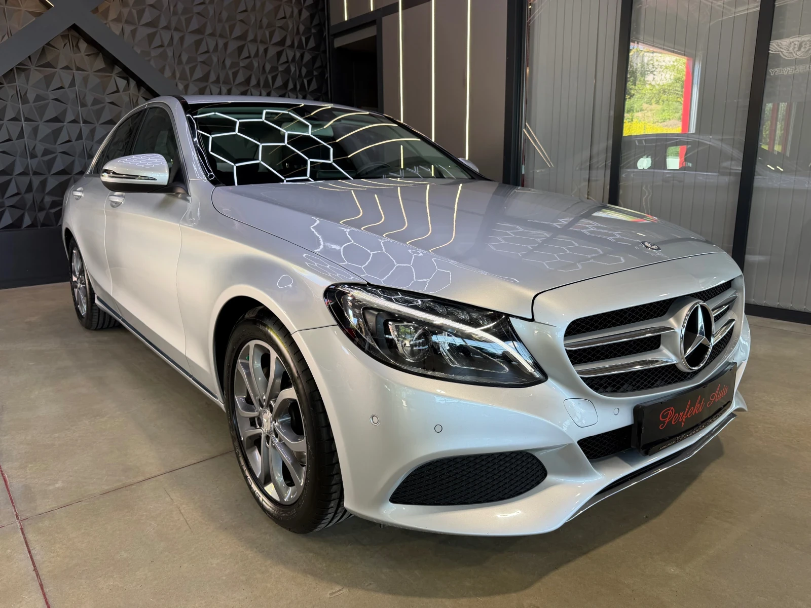Mercedes-Benz C 220 d * 1 Собственик * Пълна Сервизна История * 