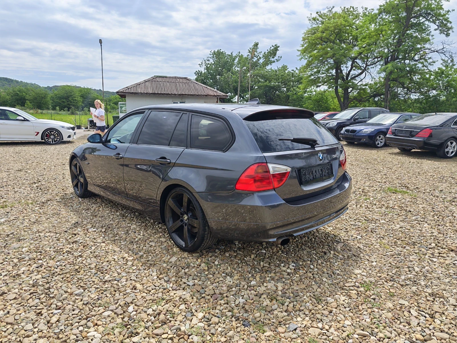 BMW 320 i М-пакет, снимка 4 - Автомобили и джипове - 54750787