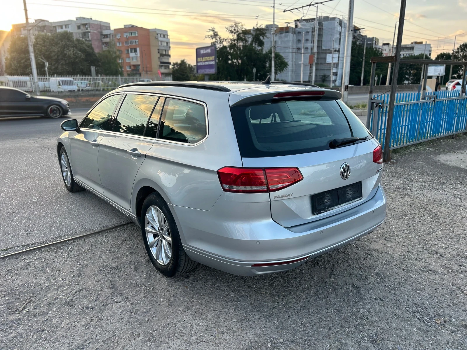 VW Passat, снимка 5 - Автомобили и джипове - 55012716