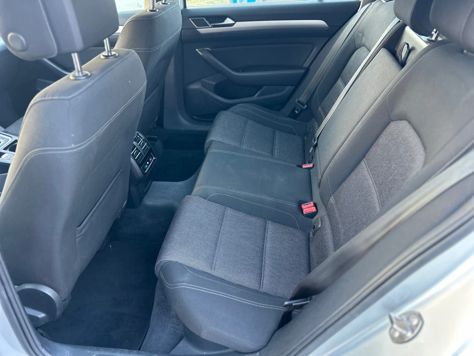 VW Passat, снимка 15 - Автомобили и джипове - 55012716