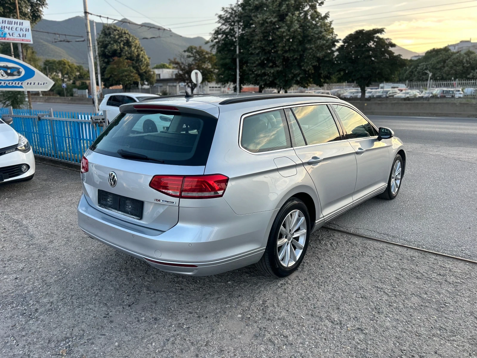 VW Passat, снимка 7 - Автомобили и джипове - 55012716