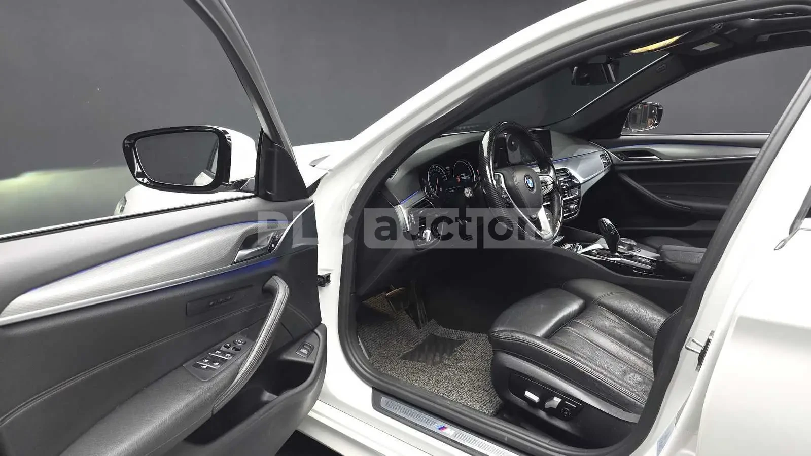 BMW 530 M SPORT + HEAD UP/360/PANO/FULL, снимка 9 - Автомобили и джипове - 55281891