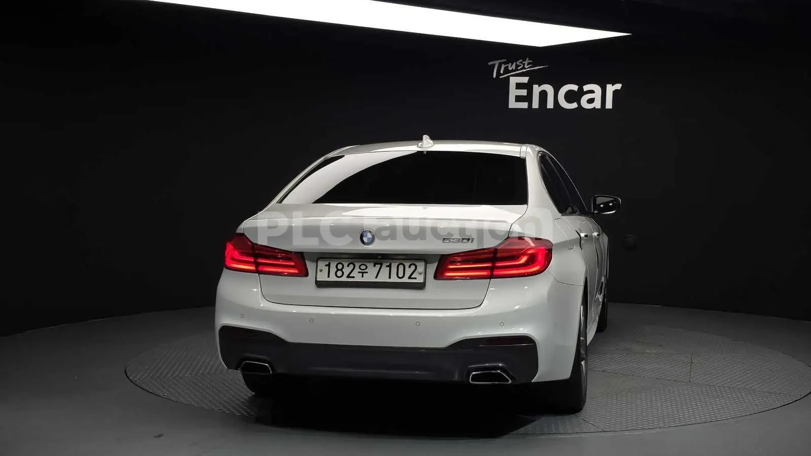 BMW 530 M SPORT + HEAD UP/360/PANO/FULL, снимка 4 - Автомобили и джипове - 55281891