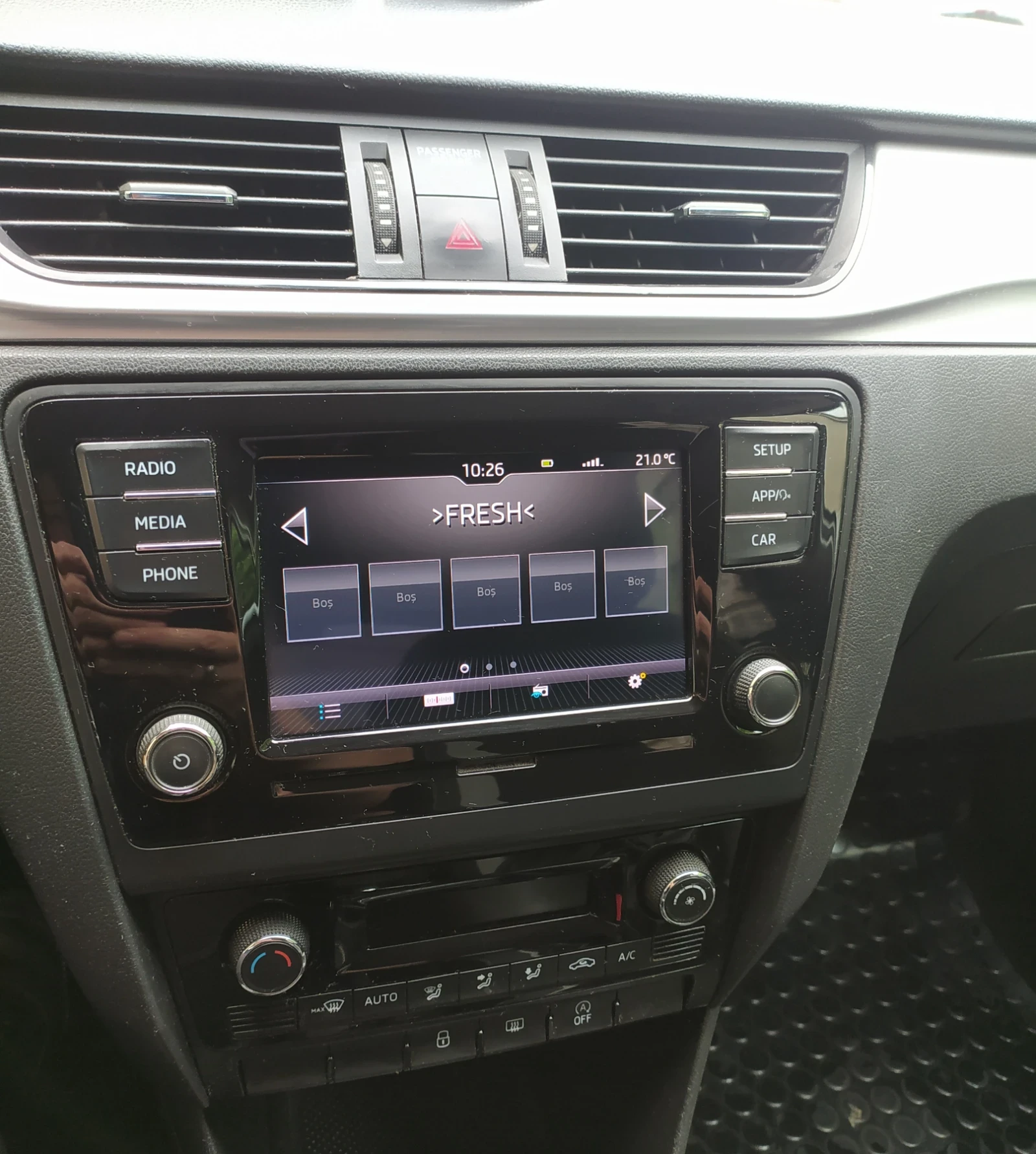 Skoda Rapid, снимка 6 - Автомобили и джипове - 55407614