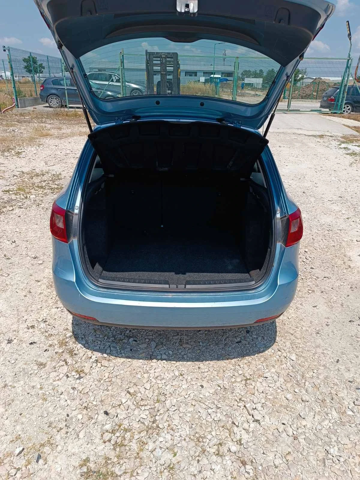 Seat Ibiza 1.2 tdi, снимка 4 - Автомобили и джипове - 55458387