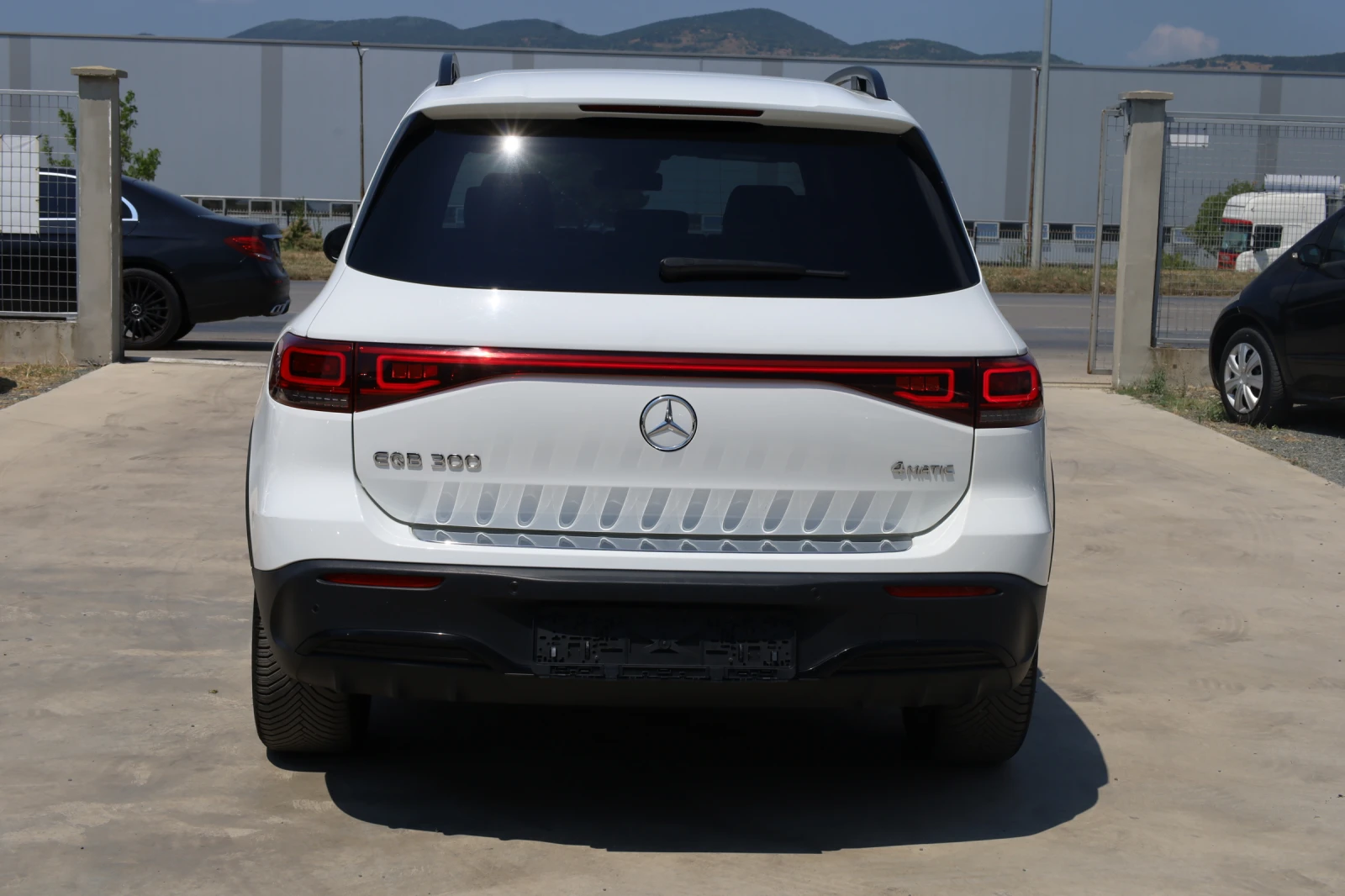 Mercedes-Benz EQB EQB-300, снимка 5 - Автомобили и джипове - 55595311