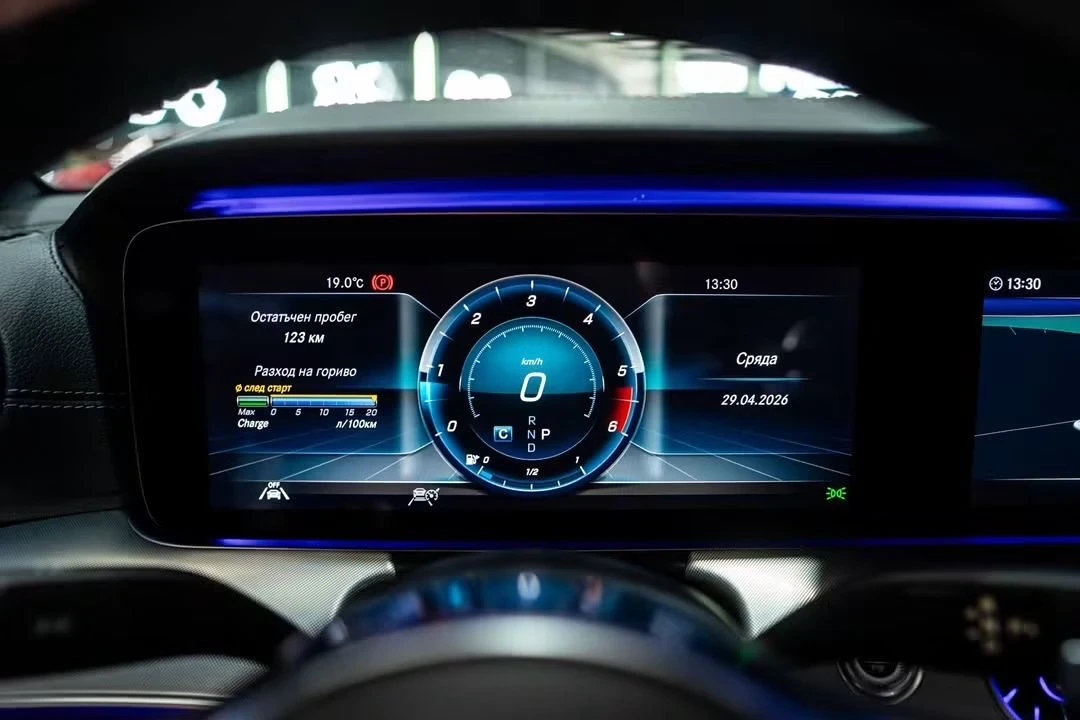 Mercedes-Benz E 220, снимка 6 - Автомобили и джипове - 55822603