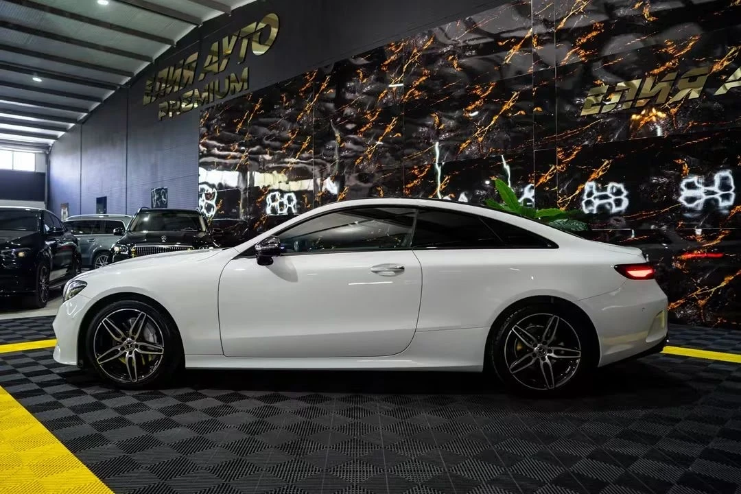 Mercedes-Benz E 220, снимка 2 - Автомобили и джипове - 55822603