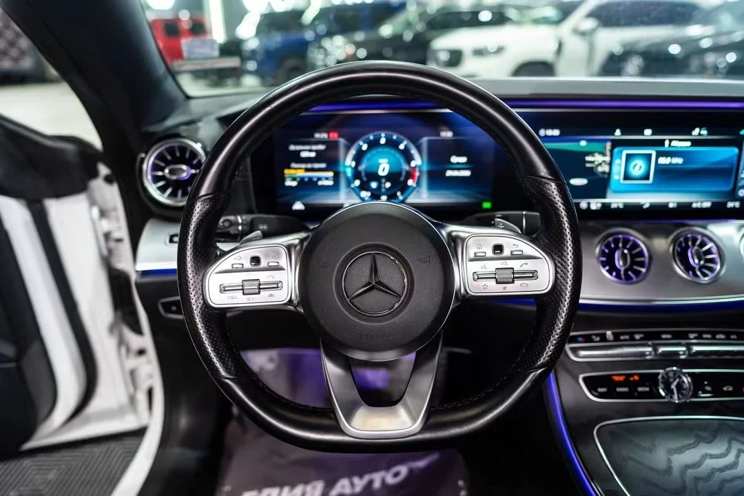Mercedes-Benz E 220, снимка 5 - Автомобили и джипове - 55822603