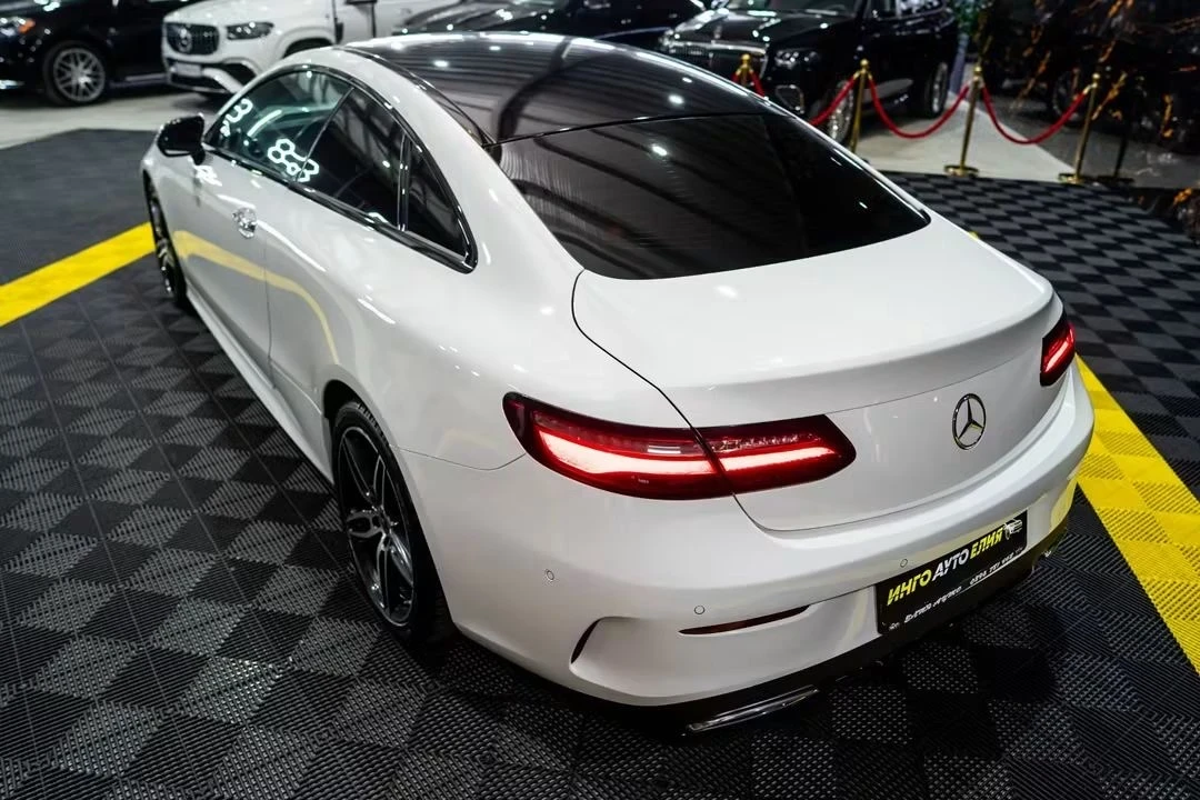 Mercedes-Benz E 220, снимка 3 - Автомобили и джипове - 55822603