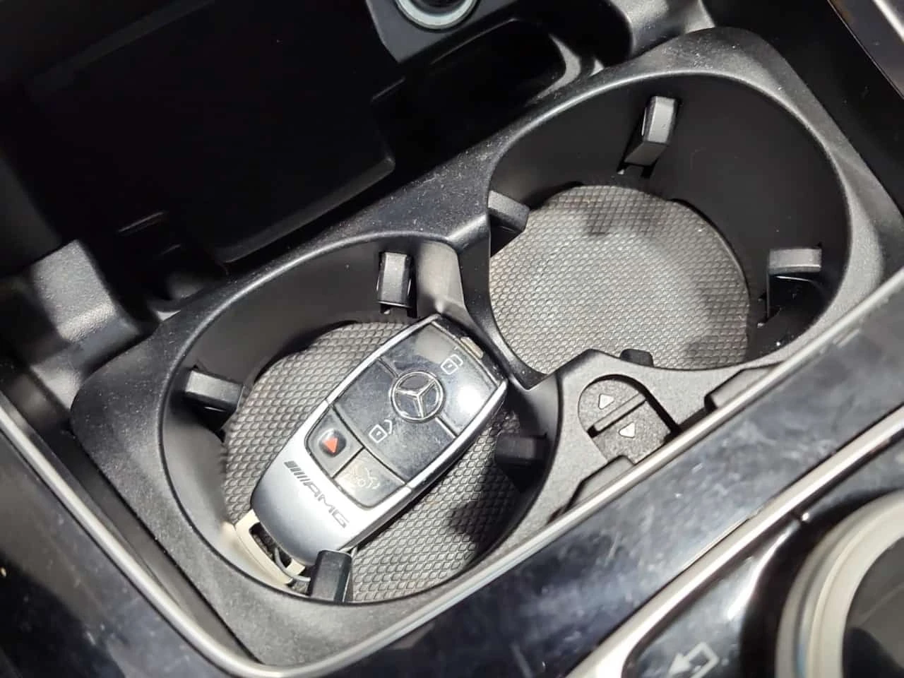Mercedes-Benz E 63 AMG S| BURMESTER| PANO| 360| ПАМЕТ| , снимка 8 - Автомобили и джипове - 56207469