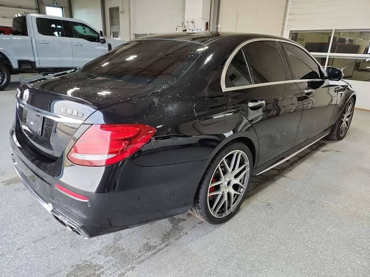 Mercedes-Benz E 63 AMG S| BURMESTER| PANO| 360| ПАМЕТ| , снимка 3 - Автомобили и джипове - 56207469