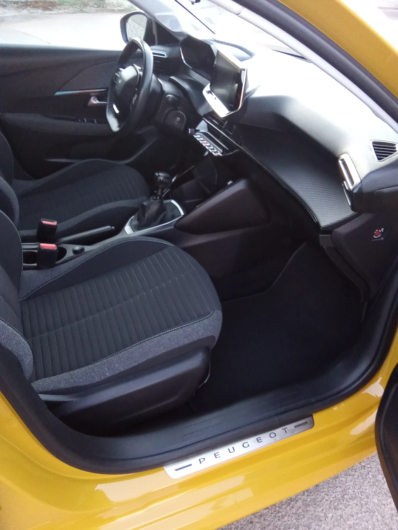 Peugeot 208 1.5 BLUE HDI | Mobile.bg � ����������� 6