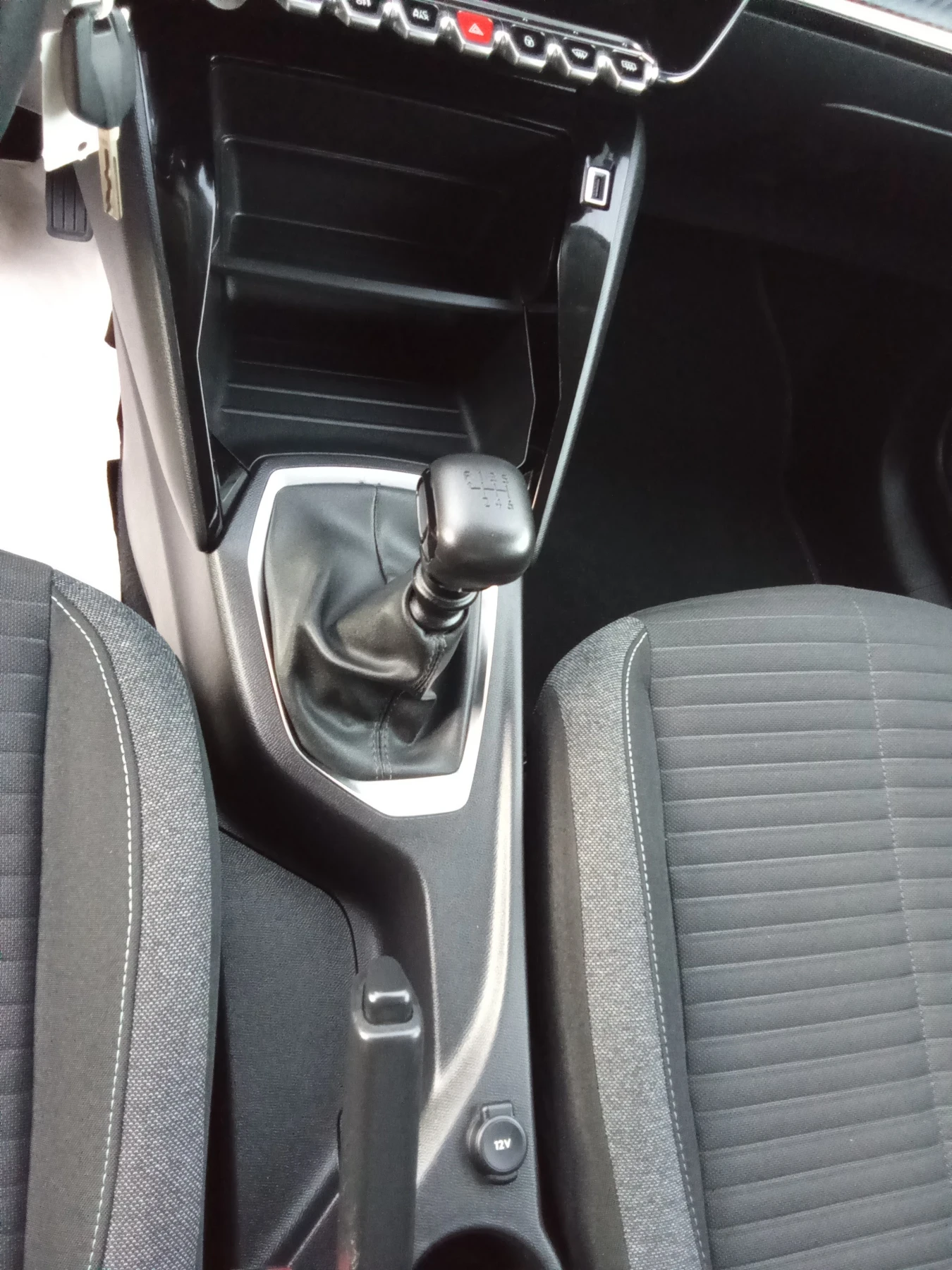 Peugeot 208 1.5 BLUE HDI | Mobile.bg � ����������� 11