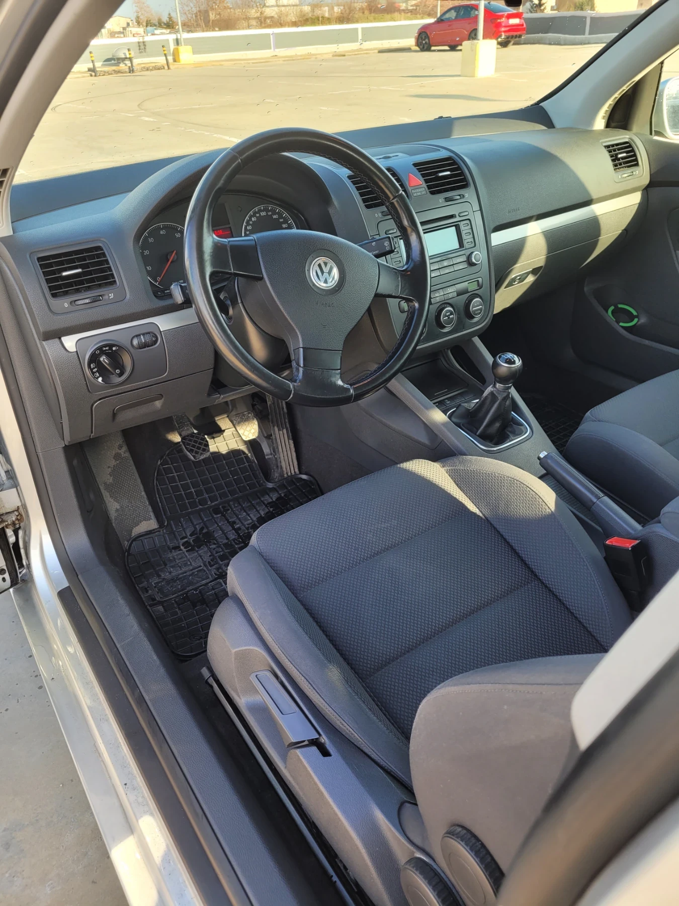 VW Golf 5, снимка 4 - Автомобили и джипове - 56416211