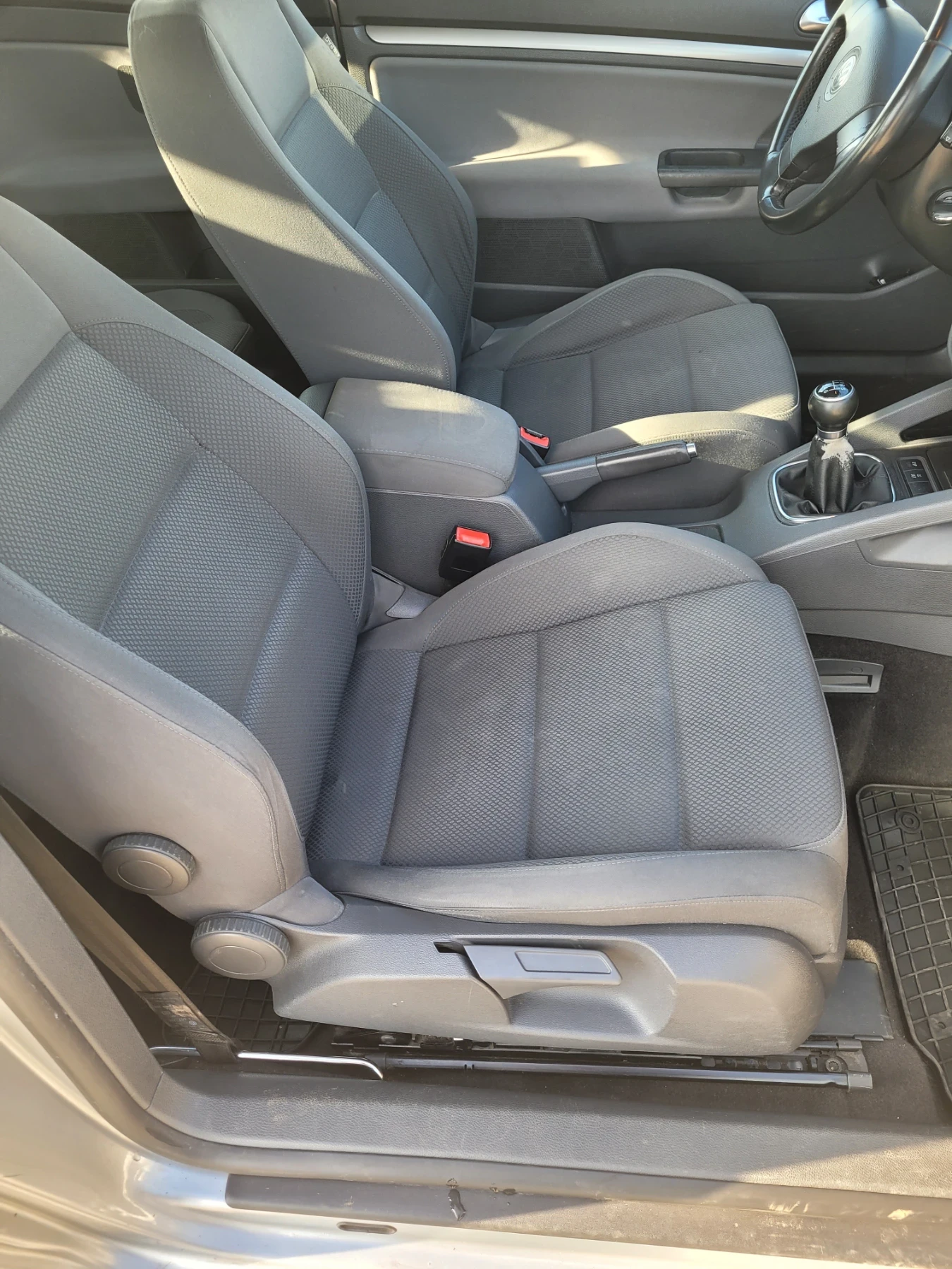 VW Golf 5, снимка 8 - Автомобили и джипове - 56416211