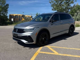 VW Tiguan R Line Black Edition/НОВИ ГУМИ/ПАНО/ПОДГРЕВ/CARFAX, снимка 2