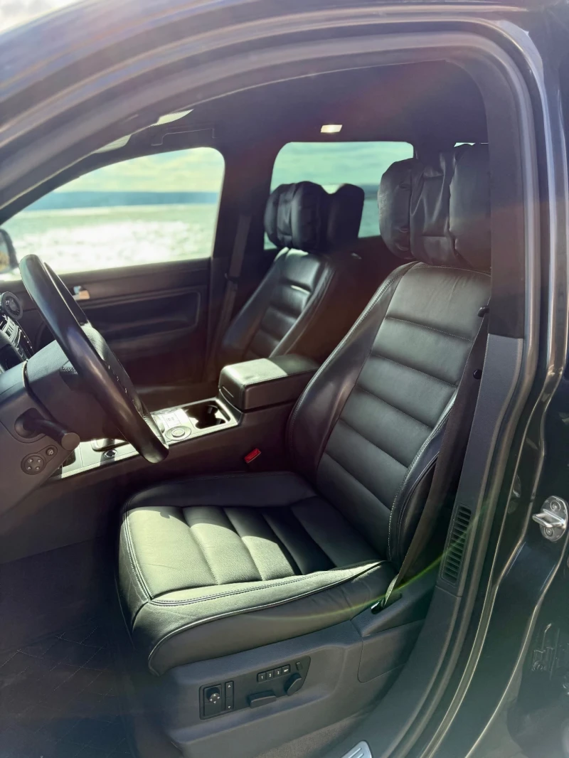 VW Touareg 4.2, снимка 9 - Автомобили и джипове - 53449091
