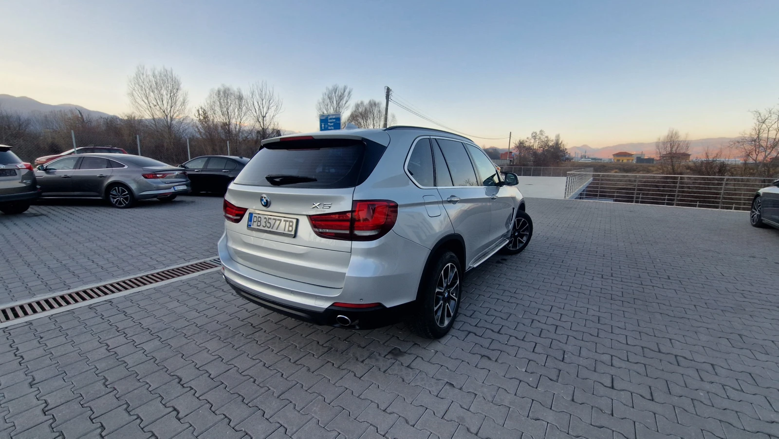 BMW X5 Xdrive 30D БАРТЕР ЛИЗИГ - изображение 2