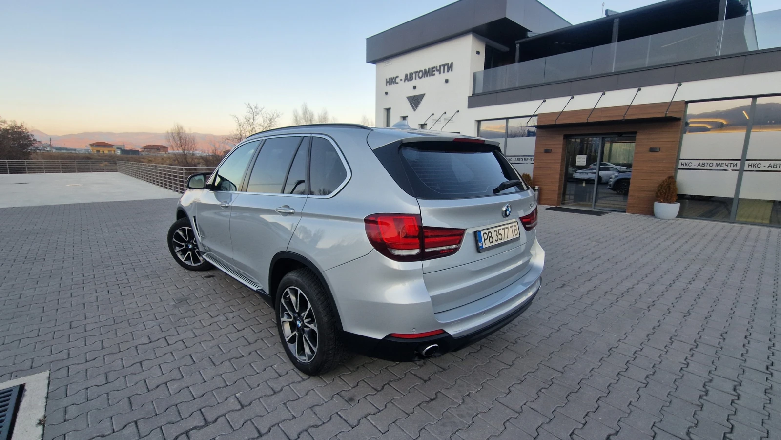 BMW X5 Xdrive 30D БАРТЕР ЛИЗИГ - изображение 4