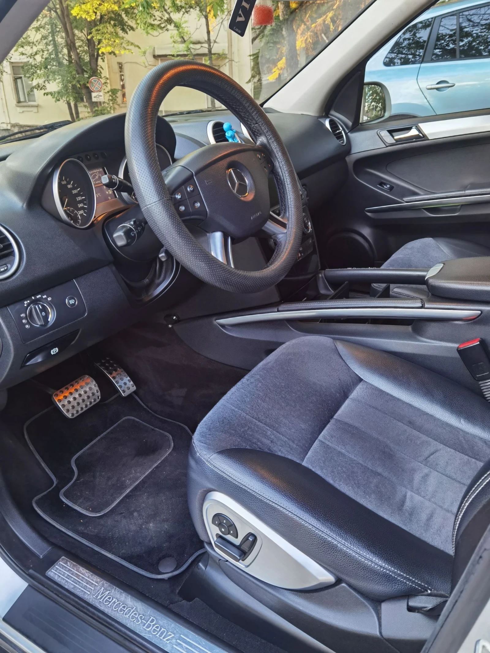 Mercedes-Benz ML 320  - изображение 6