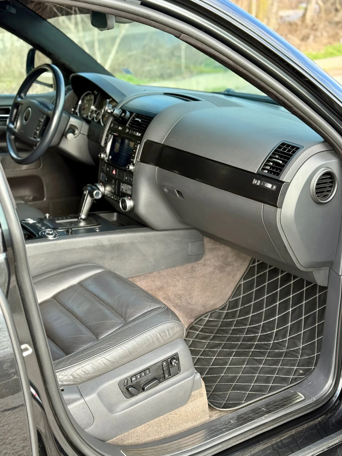 VW Touareg 4.2 - изображение 10