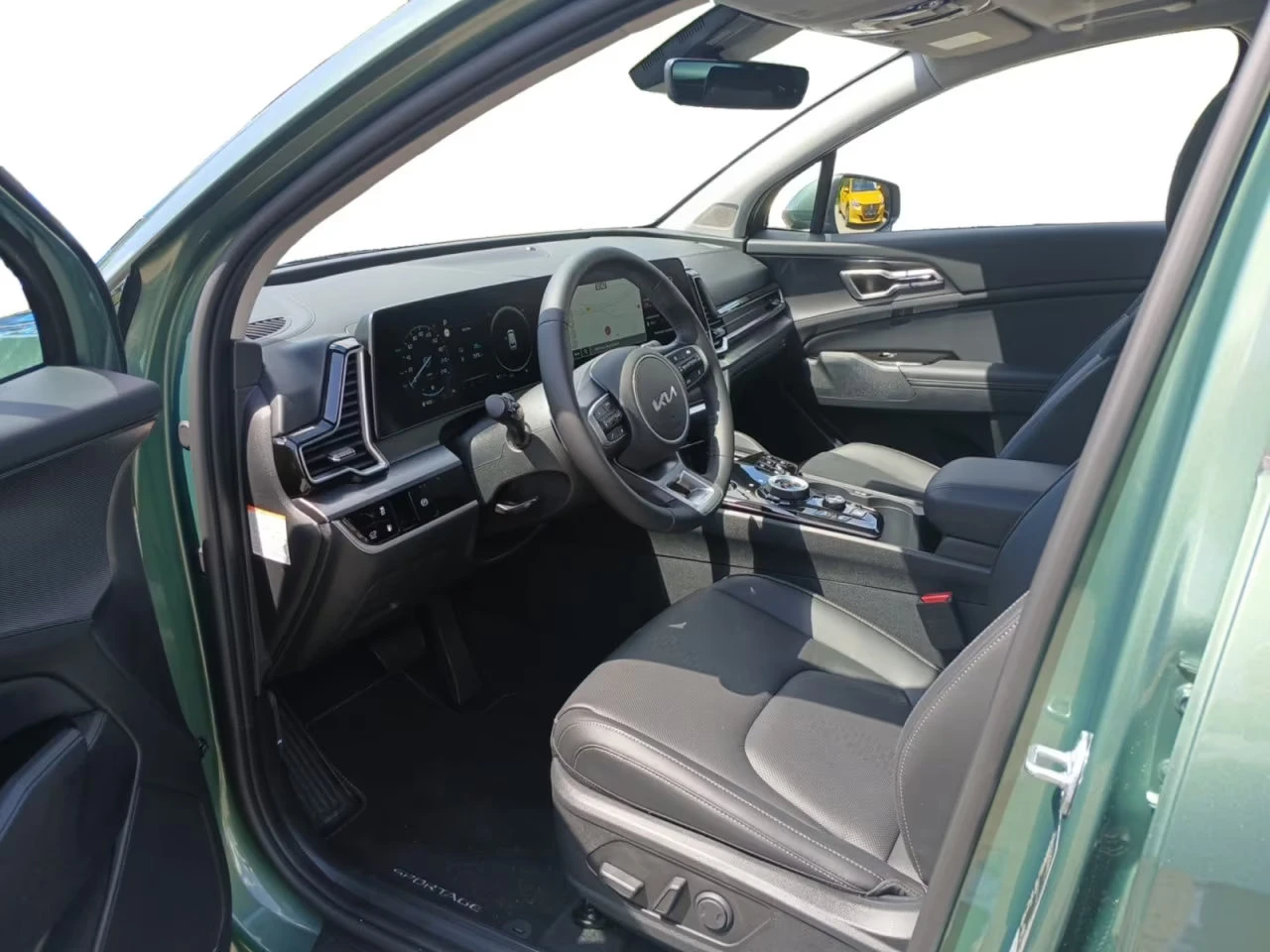 Kia Sportage 1.6PHEV/265HP/PANO/CAM/NAVI/ACC/LED/KLESS/807g - изображение 9