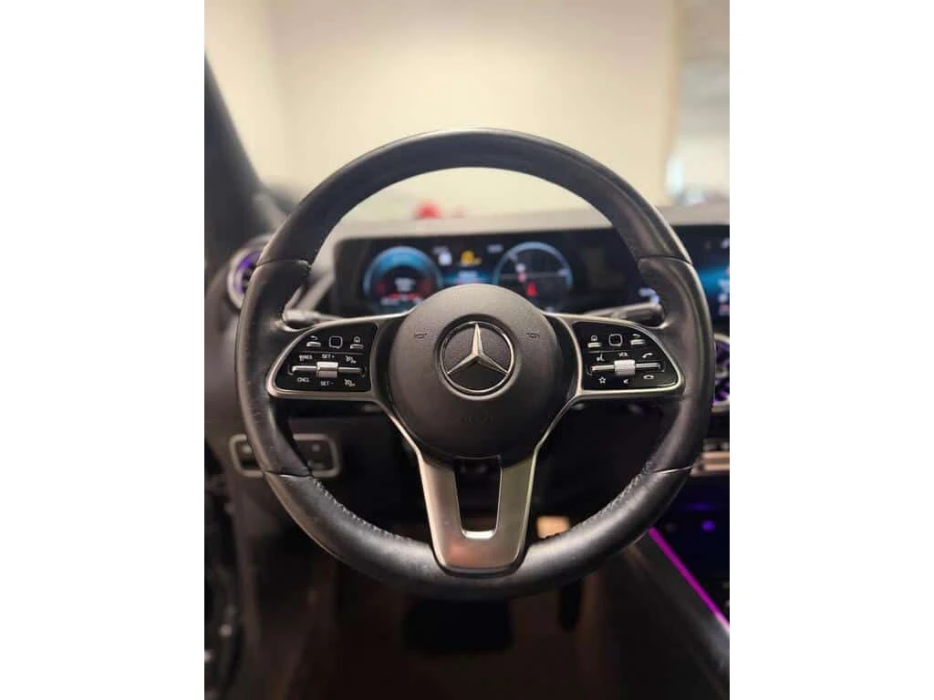 Mercedes-Benz GLC 250 AMG Line * 4matic * Фиксирана цена до БГ * , снимка 10 - Автомобили и джипове - 53808700