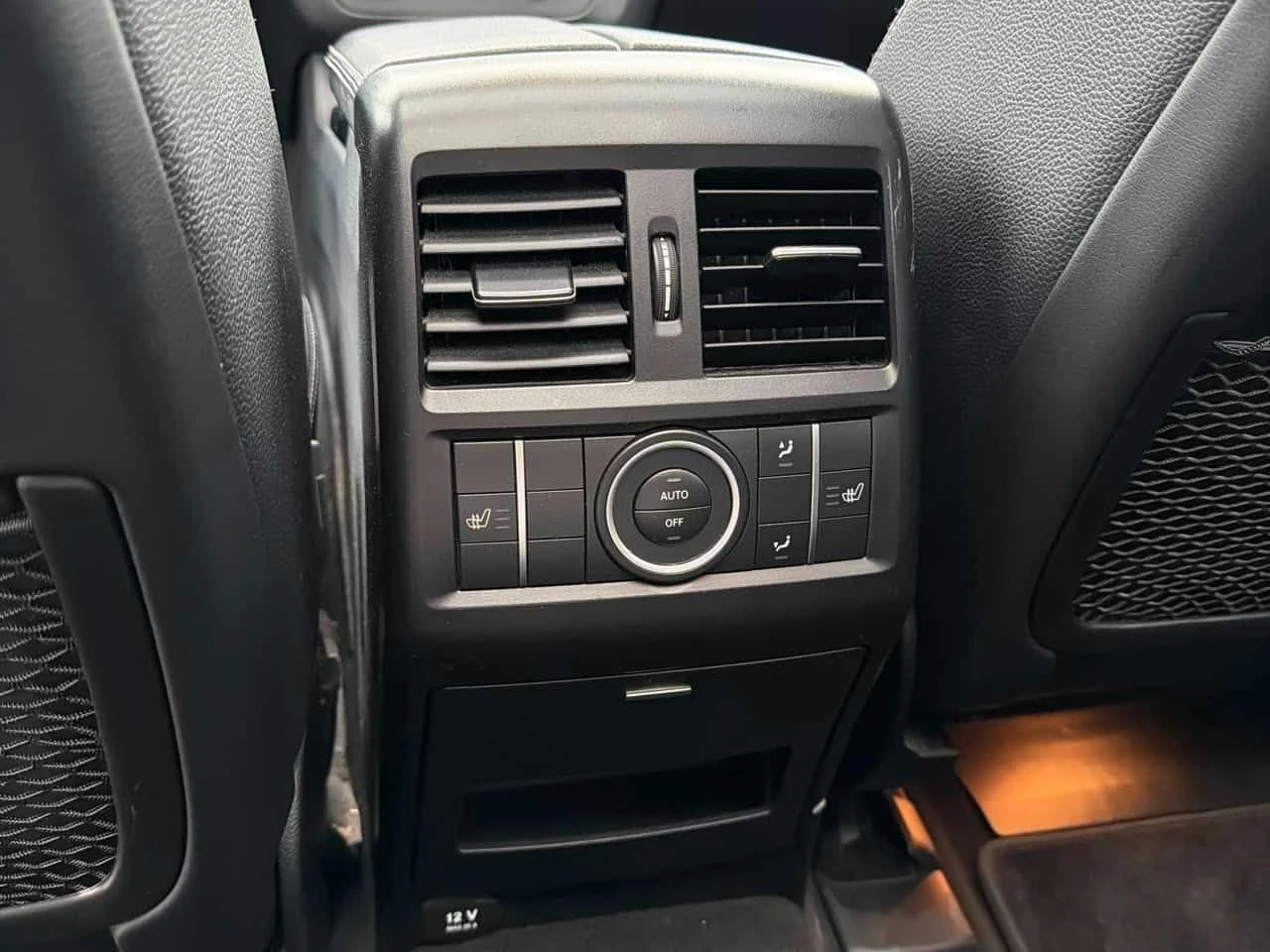 Mercedes-Benz ML 350 BlueTEC/CARFAX/ПОДГРЕВИ/ПАНОРАМА, снимка 17 - Автомобили и джипове - 54034496