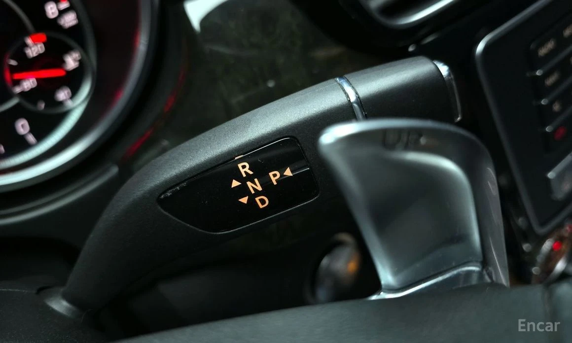 Mercedes-Benz GLE 63 AMG, снимка 9 - Автомобили и джипове - 54108168