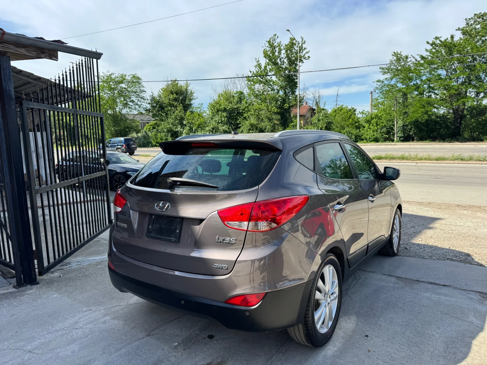 Hyundai IX35 2.0 I 4х4 Ръчка Швейцария ТОП, снимка 5 - Автомобили и джипове - 54721384