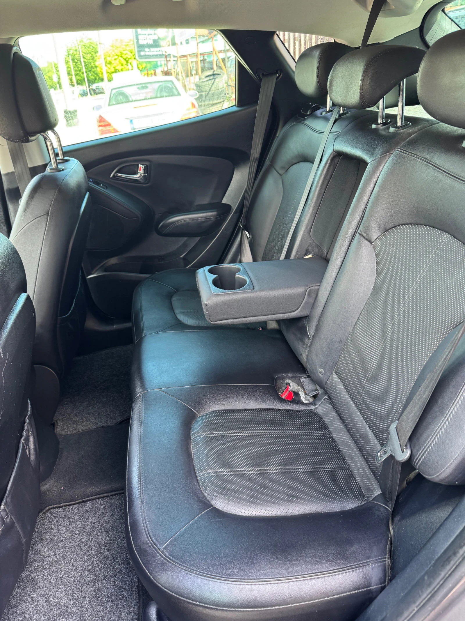 Hyundai IX35 2.0 I 4х4 Ръчка Швейцария ТОП, снимка 14 - Автомобили и джипове - 54721384