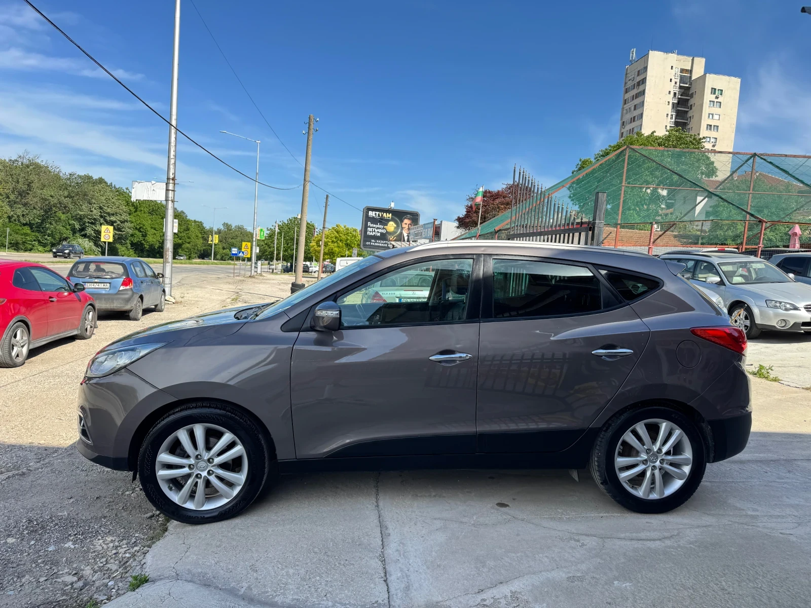 Hyundai IX35 2.0 I 4х4 Ръчка Швейцария ТОП, снимка 8 - Автомобили и джипове - 54721384