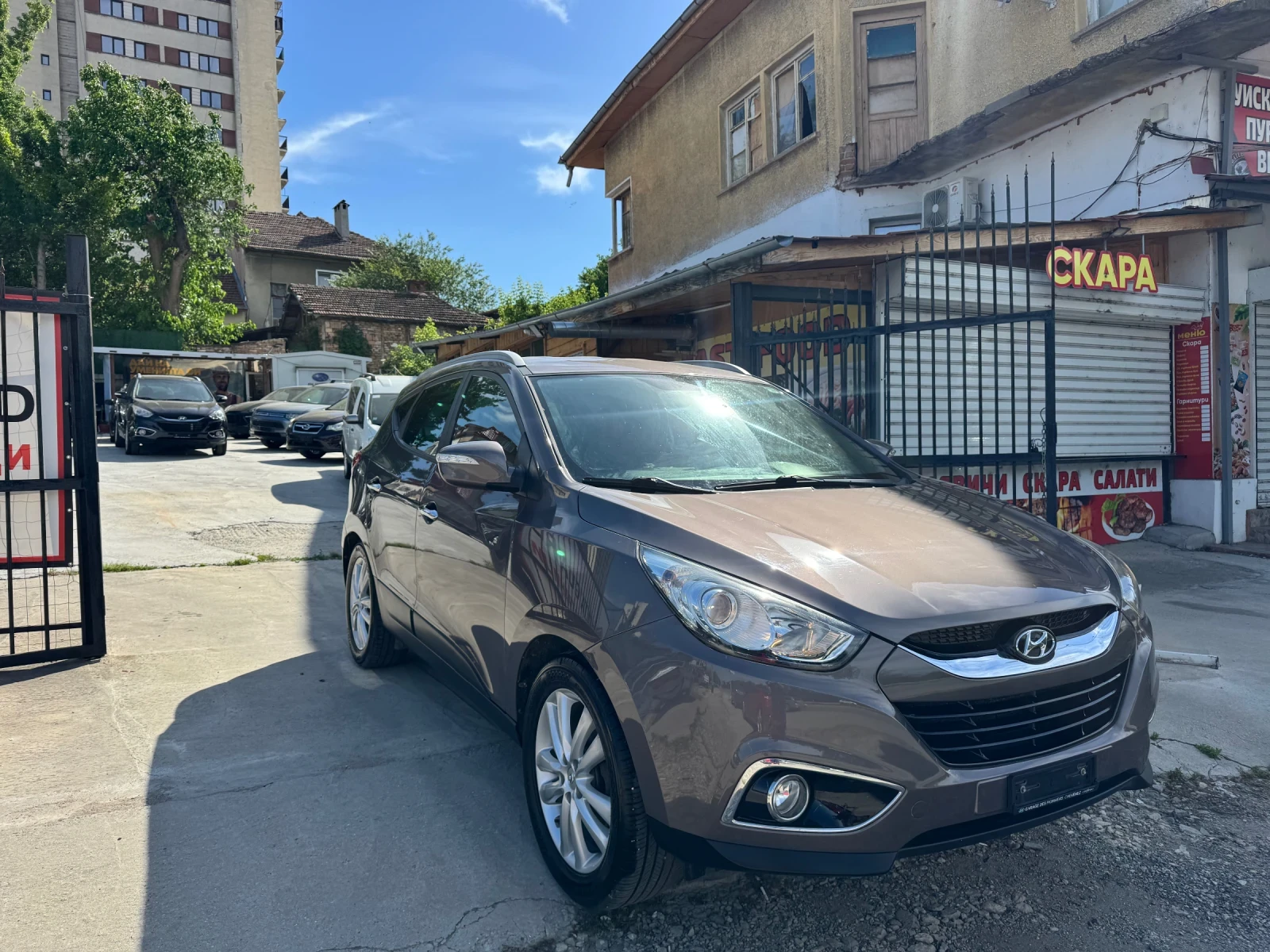Hyundai IX35 2.0 I 4х4 Ръчка Швейцария ТОП, снимка 3 - Автомобили и джипове - 54721384