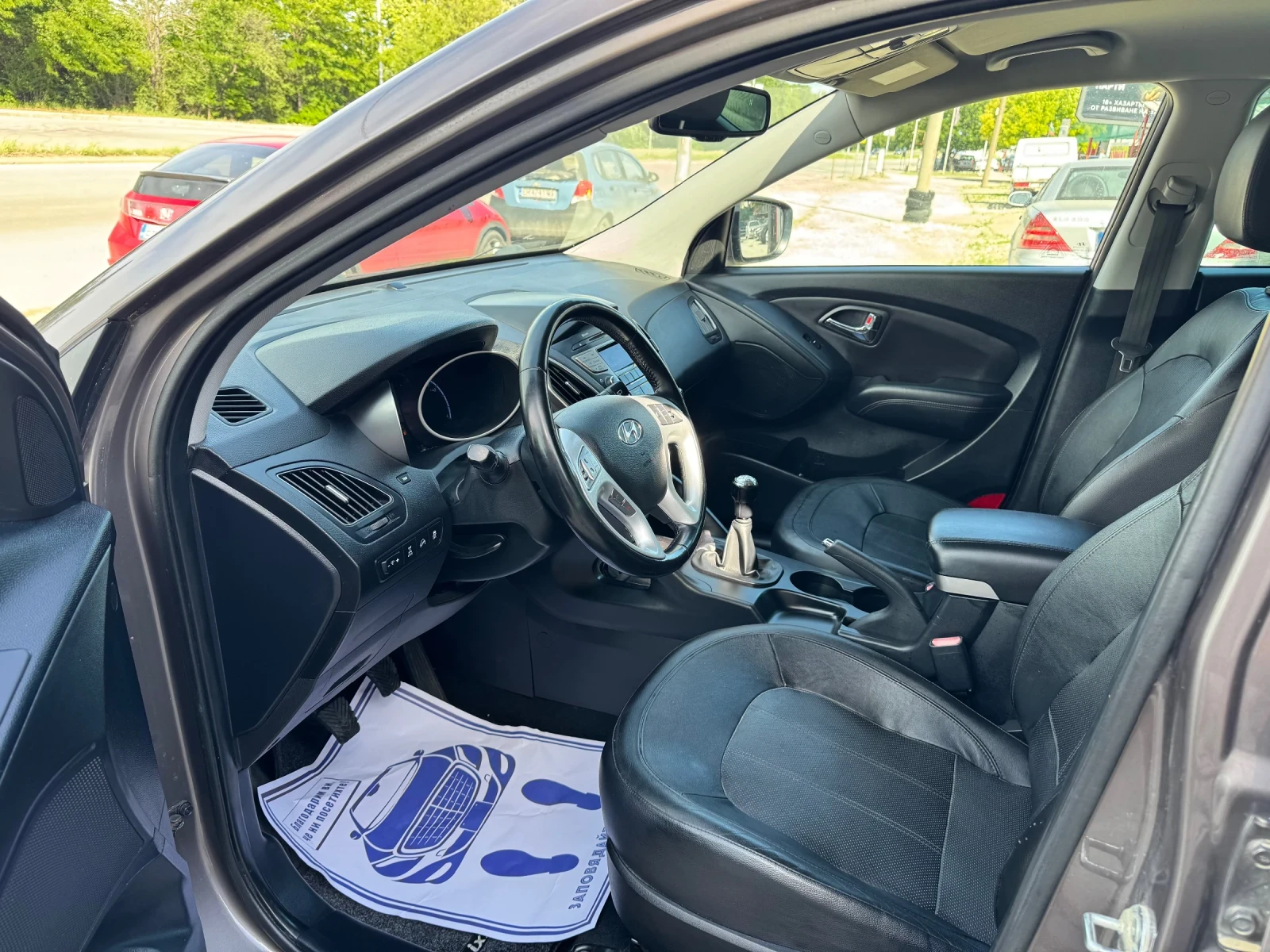Hyundai IX35 2.0 I 4х4 Ръчка Швейцария ТОП, снимка 10 - Автомобили и джипове - 54721384