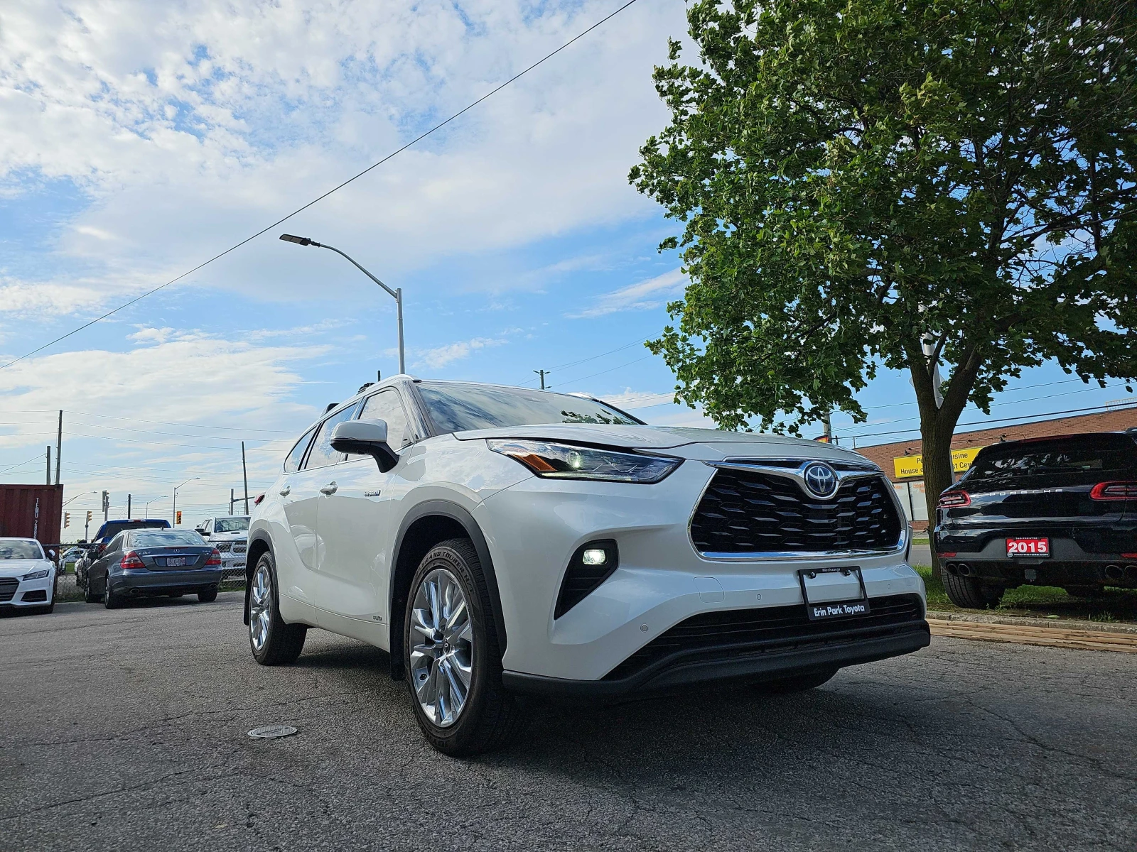 Toyota Highlander HYBRID LIMITED * 8 МЕСТЕН * AWD * CARFAX * , снимка 3 - Автомобили и джипове - 54805204