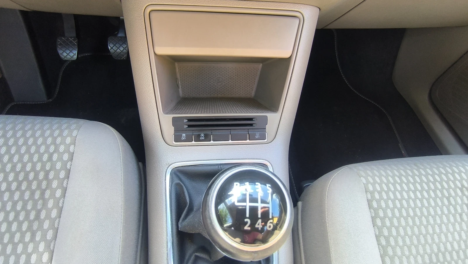 VW Tiguan, снимка 13 - Автомобили и джипове - 54889719