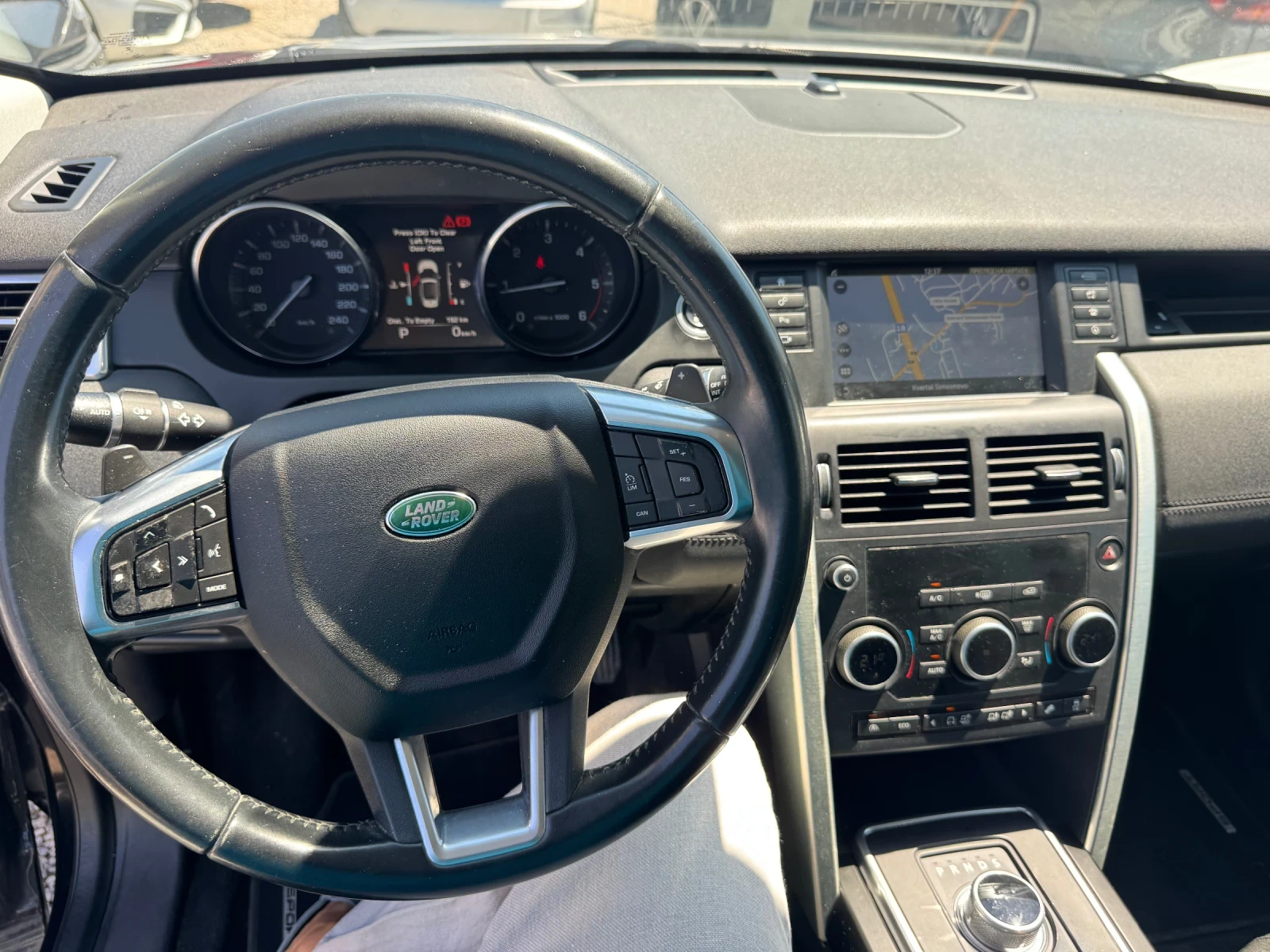Land Rover Discovery Sport 2.2TD 4x4 150hp* 6+ 1* КАМЕРА* NAVI* ЛИЗИНГ, снимка 5 - Автомобили и джипове - 55541067