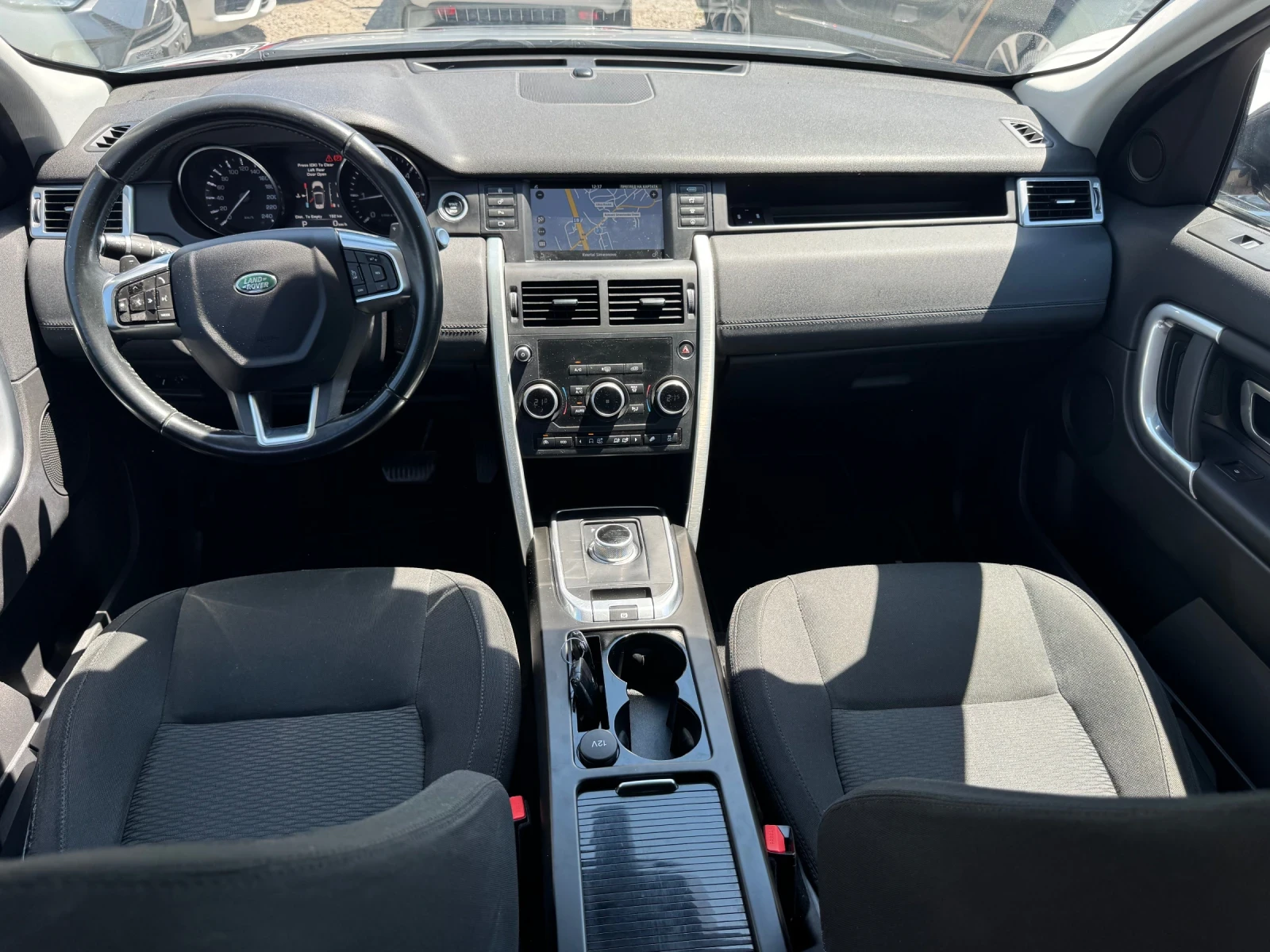 Land Rover Discovery Sport 2.2TD 4x4 150hp* 6+ 1* КАМЕРА* NAVI* ЛИЗИНГ, снимка 8 - Автомобили и джипове - 55541067