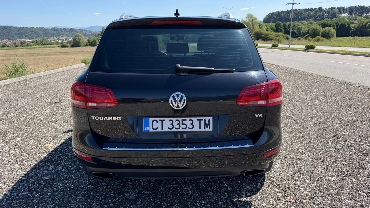 VW Touareg Executive Total Black, снимка 3 - Автомобили и джипове - 55787486