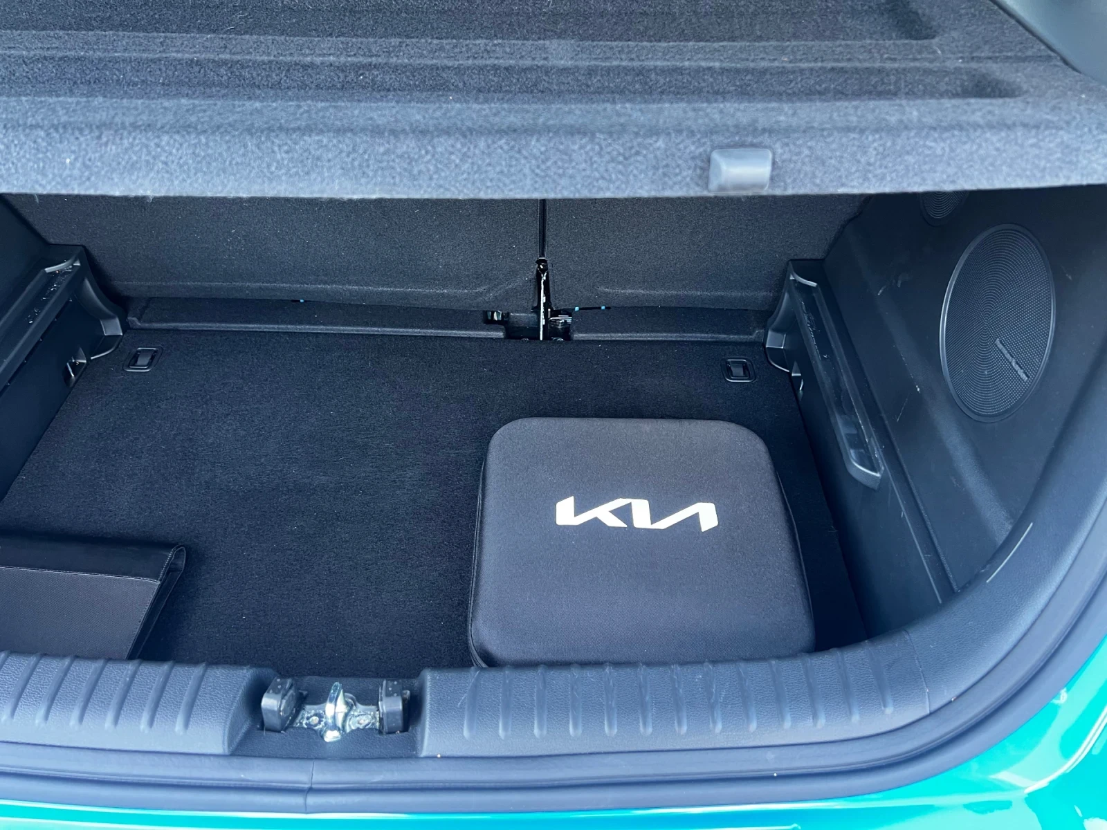 Kia Niro E-SOUL 64 KW SOH100%, снимка 16 - Автомобили и джипове - 56123521