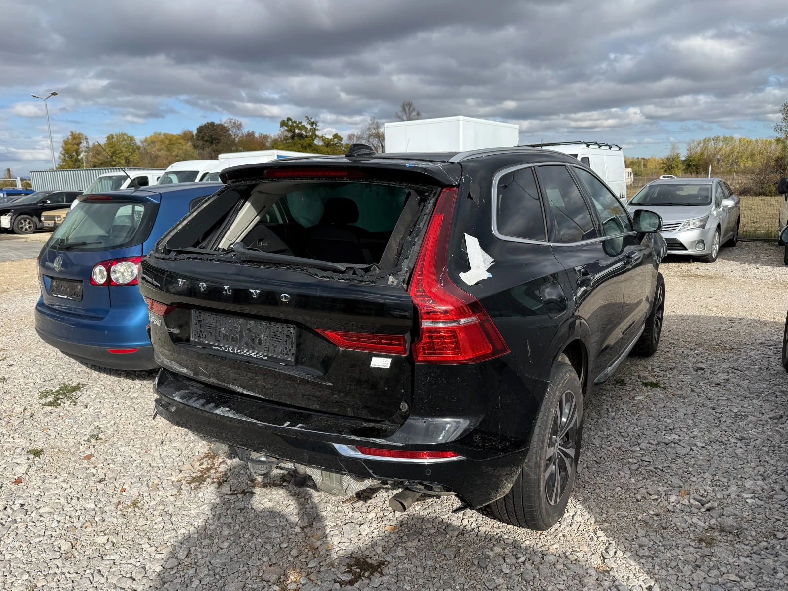 Volvo XC60 УДАРЕНА , снимка 3 - Автомобили и джипове - 56683021