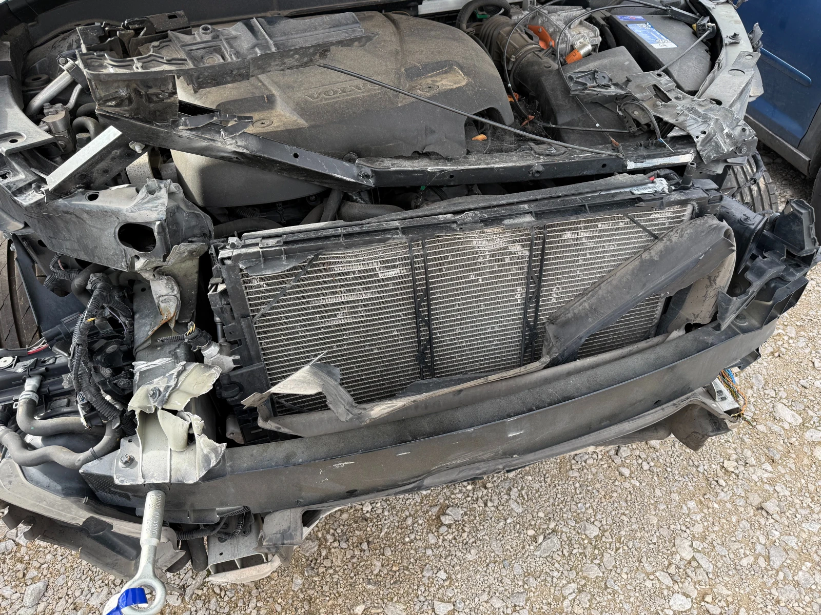 Volvo XC60 УДАРЕНА , снимка 10 - Автомобили и джипове - 56683021