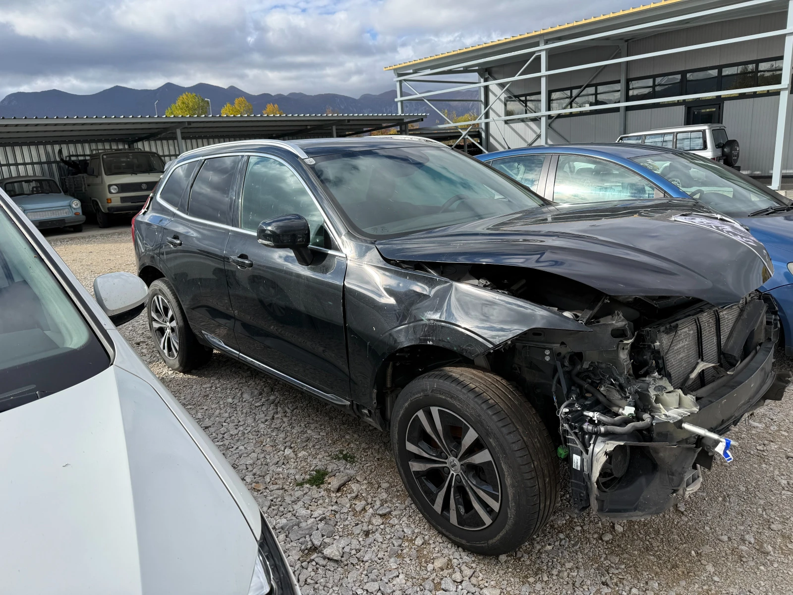 Volvo XC60 УДАРЕНА , снимка 2 - Автомобили и джипове - 56683021