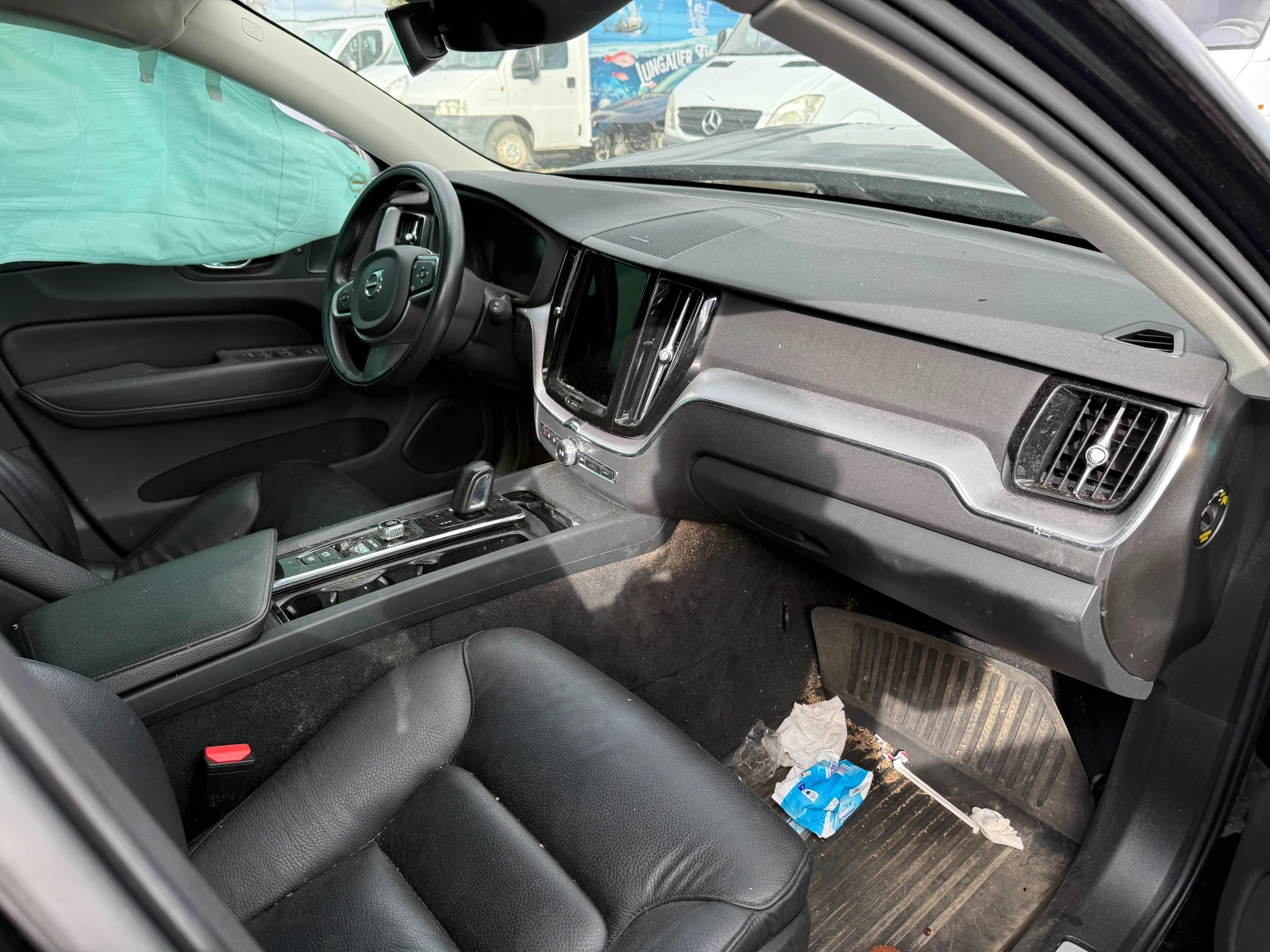 Volvo XC60 УДАРЕНА , снимка 11 - Автомобили и джипове - 56683021