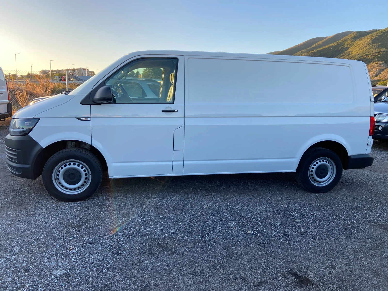 VW Transporter T6 2.0 МАКСИ БАЗА - изображение 4