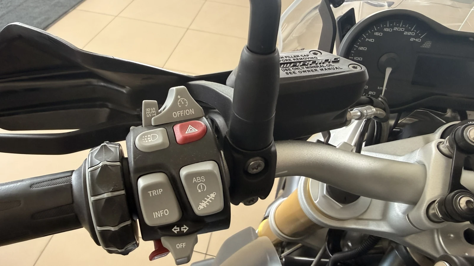BMW R R1200R, снимка 10 - Мотоциклети и мототехника - 56081255