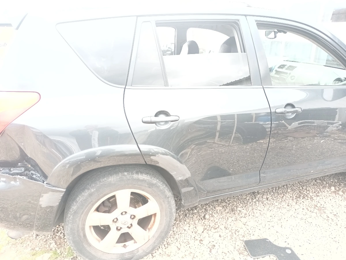 врата дясна задна Тойота Рав 4 2.2 д кат бл