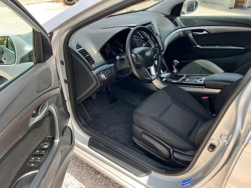 Hyundai I40 ПЕРФЕКТНА, снимка 8 - Автомобили и джипове - 41184535