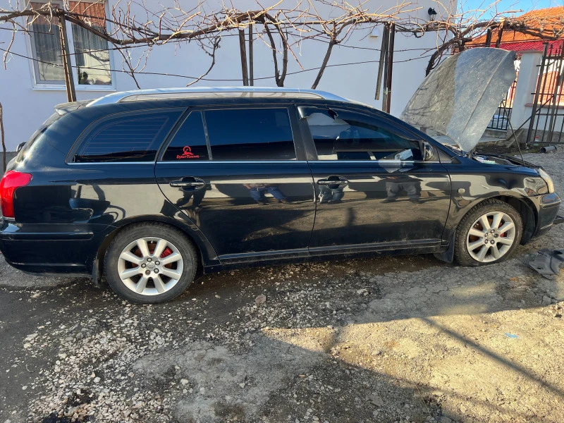 Toyota Avensis 1.8 VVTI, снимка 4 - Автомобили и джипове - 46969465